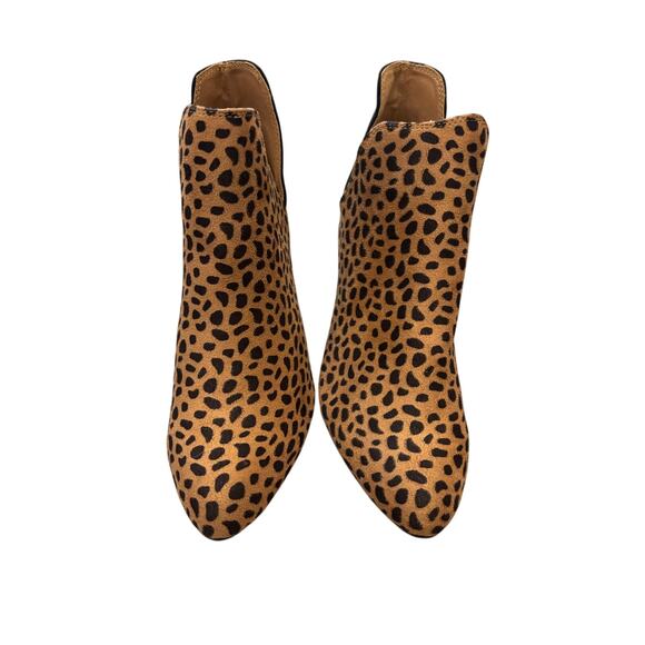 Bamboo Shoes - Bamboo leopard print ankle booties, possibly made of faux suede size 7.5
